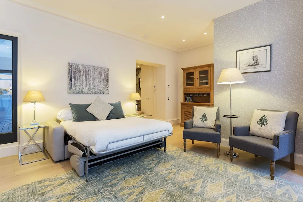 Veeve - Redcliffe Retreat