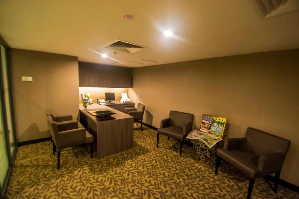 Grand Alora Hotel