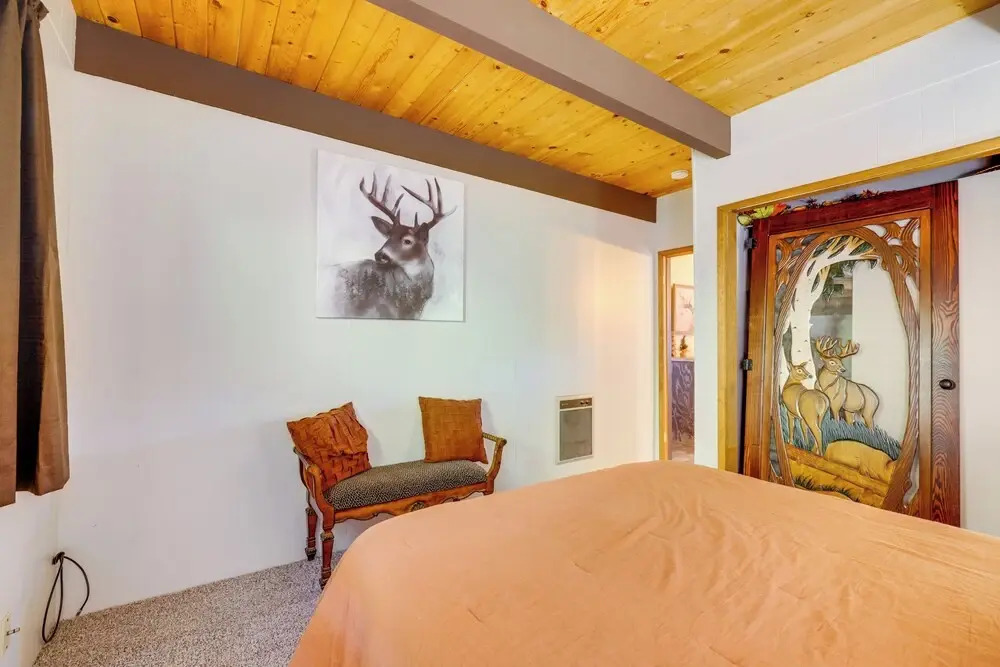 13 Mi to Skiing: Long Barn Family Cabin