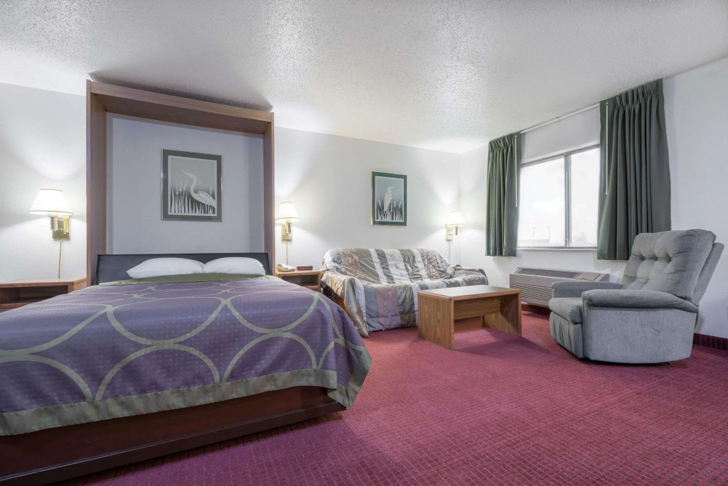 Super 8 by Wyndham Fond Du Lac