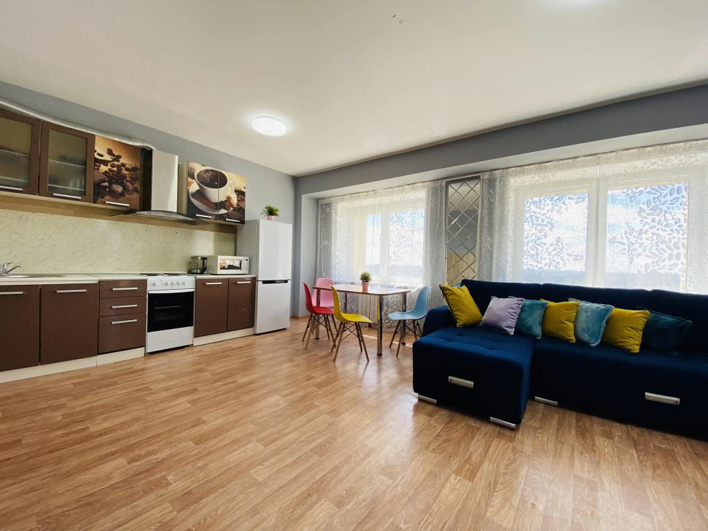 InnHome Apartments (ИннХоум) на проспекте Свердловский