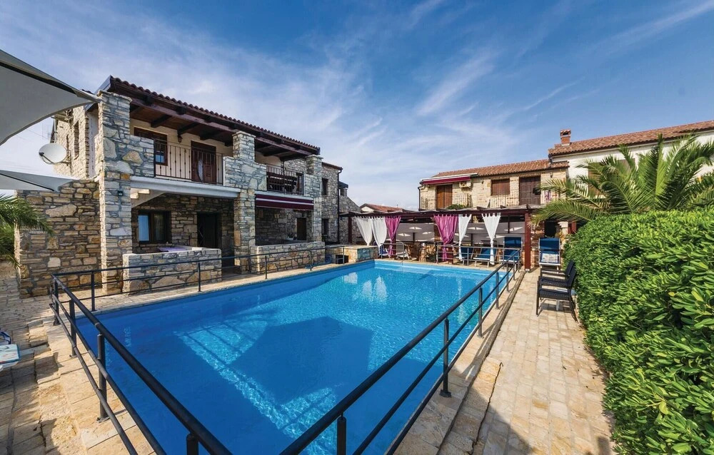 Stunning Apartment in Vir With 1 Bedrooms, Wifi and Outdoor Swimming Pool