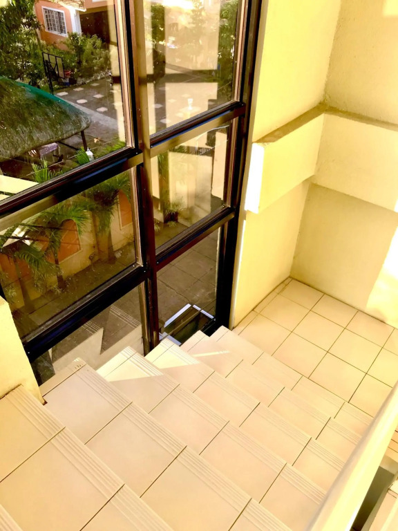 V.F. Riton Apartelle