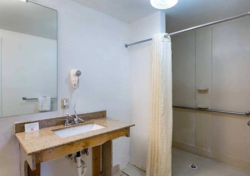 Rodeway Inn & Suites Birmingham I-59 exit 134