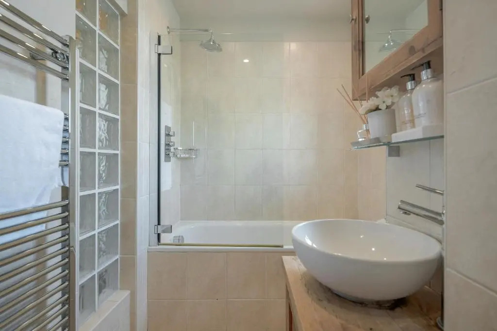 Perfect Location 2 Bed South Kensington Knightsbridge Chelsea with AC