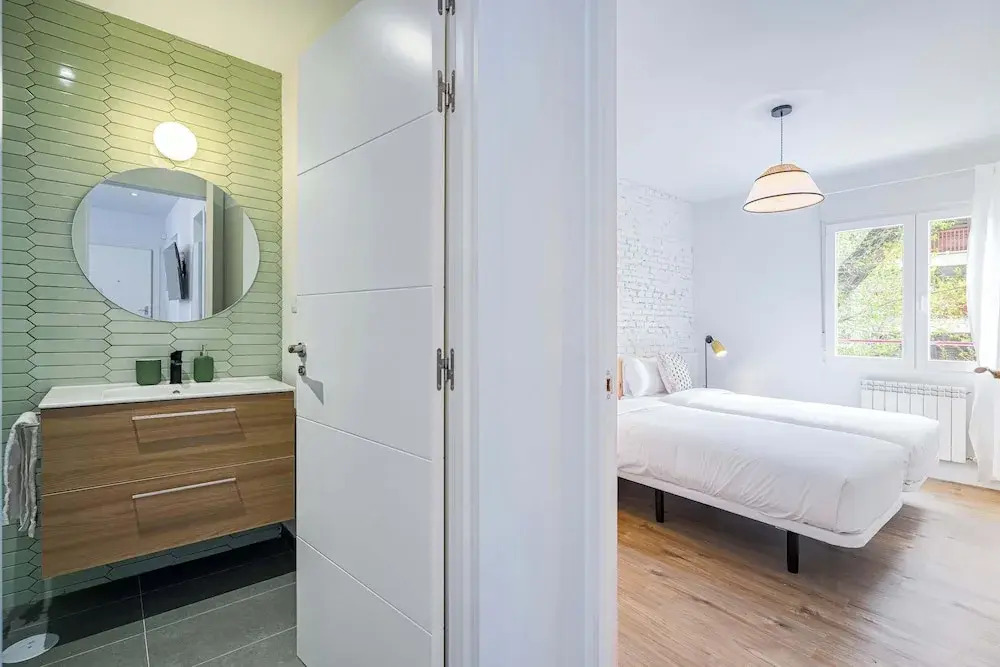 Vallecas Suites by Olala Homes