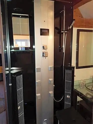 La Maisonnette chambre d'hôtes pleine de charme, piscine & vélos