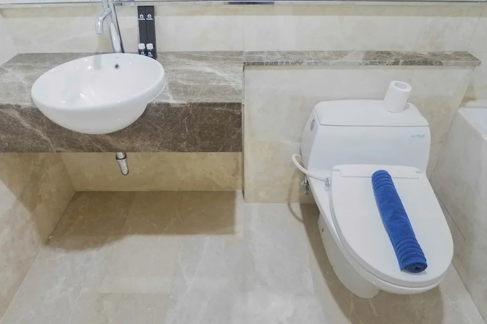 Lavish 2br Apartment Connected To Tunjungan Plaza at One Icon Residence