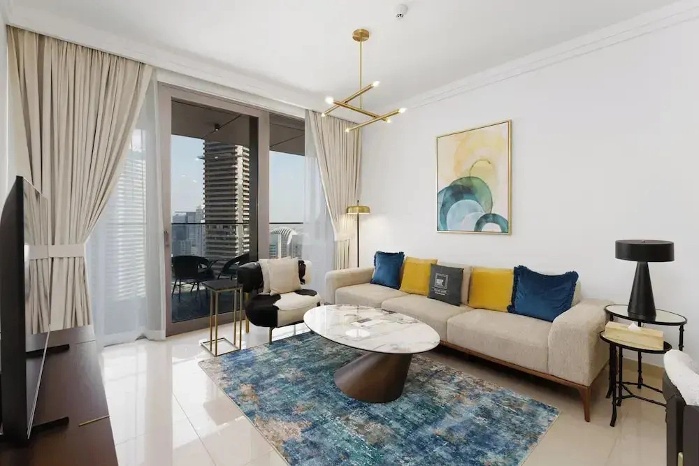 Maison Privee - Inviting Apt with Fabulous Dubai Canal & Skyline Vws