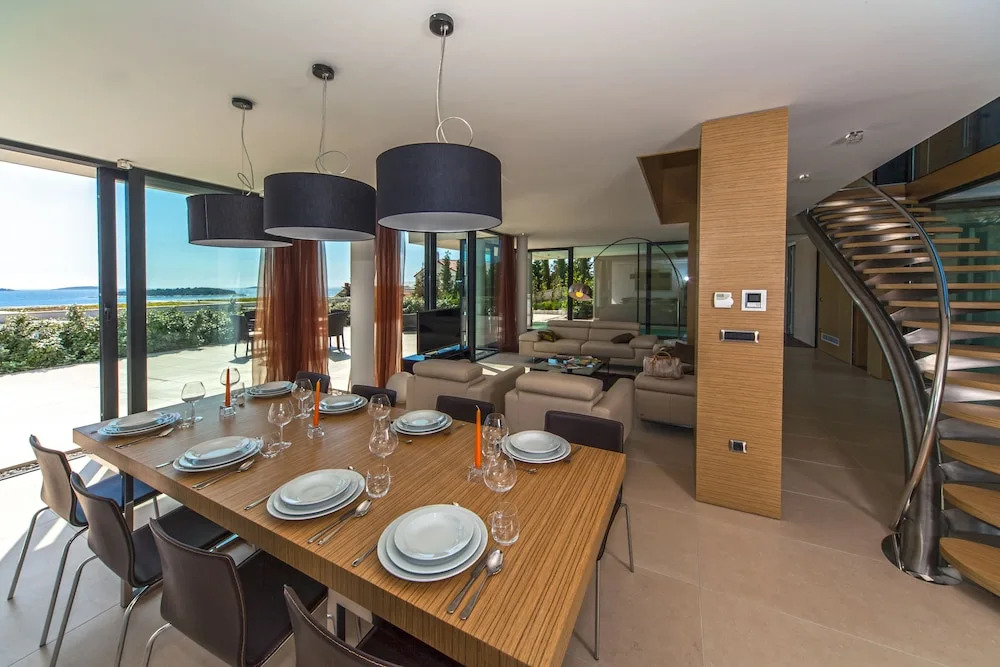 Golden Rays Luxury Villas & Apartments