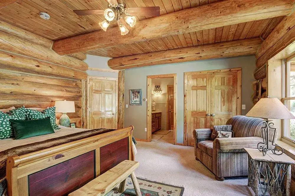 Discovery Lodge by RedAwning