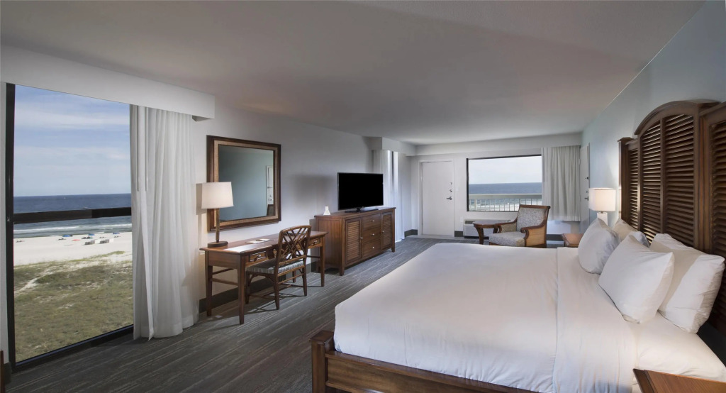 The Island House Hotel a Doubletree by Hilton