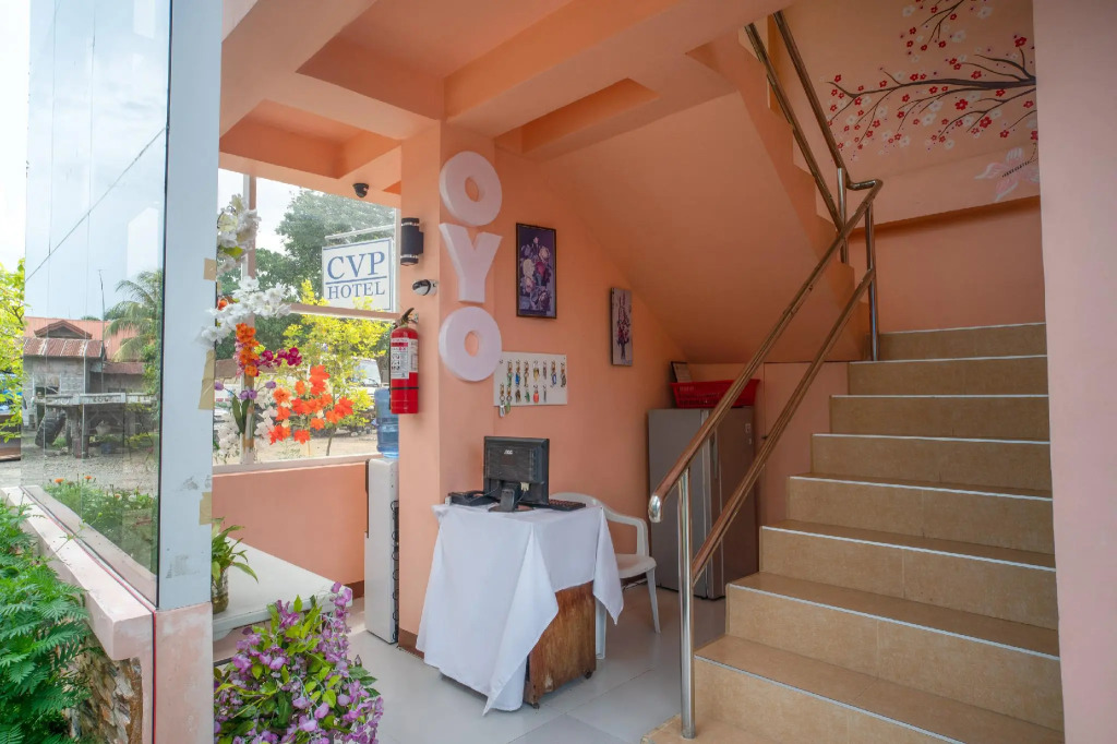 OYO 615 Cvp Hotel (Vaccinated Staff)