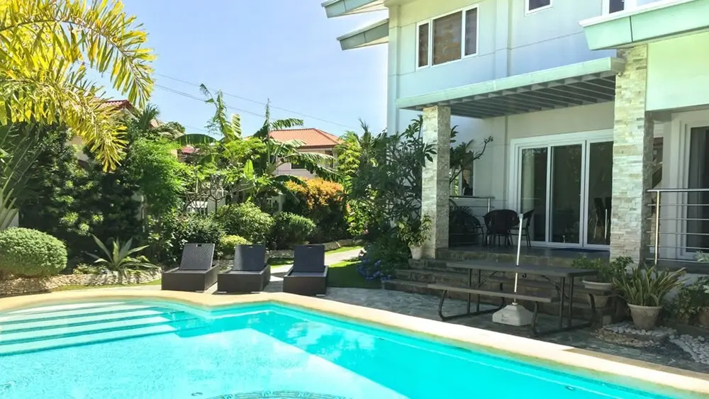 Luxury 4-bedroom Villa in Mactan, Cebu