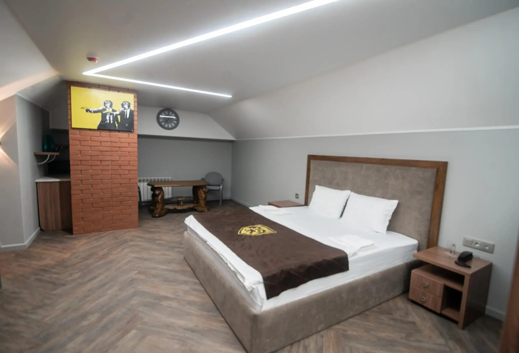 Hotel X.O. (Икс О)