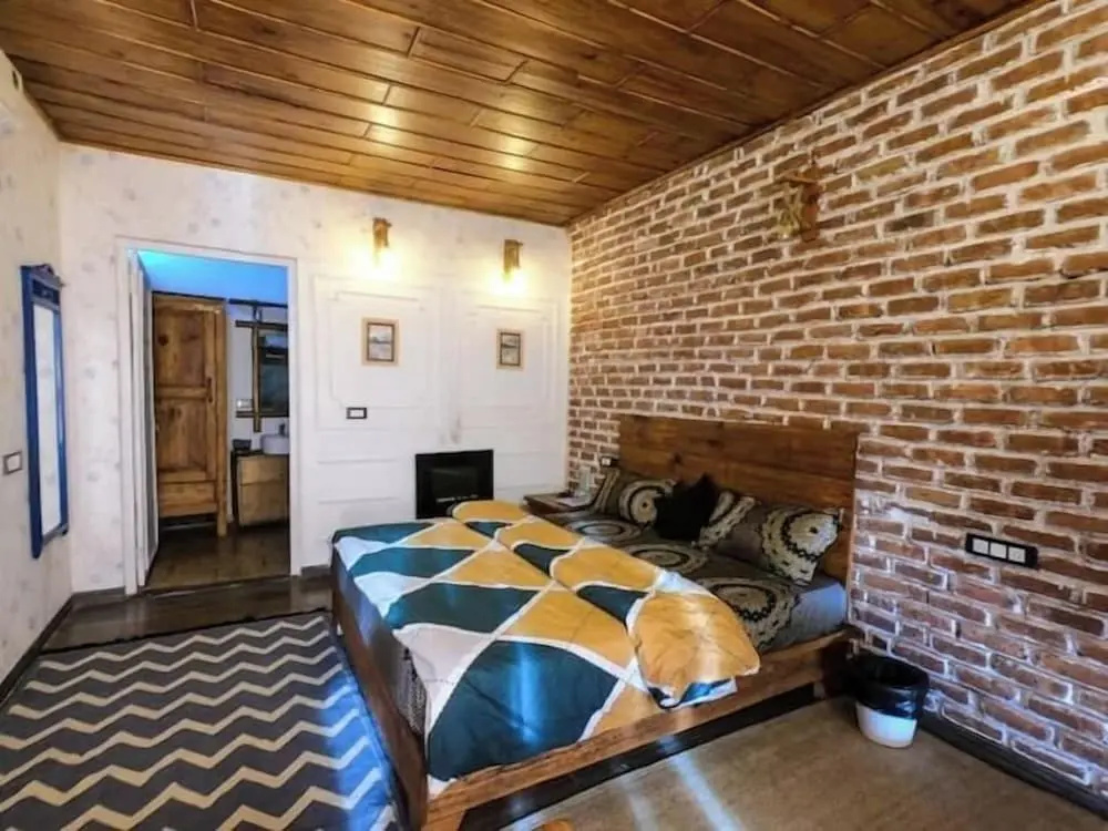 The Celebrè- A Little Castle Homestay