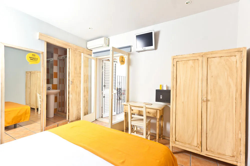 Hostal Ebusitana