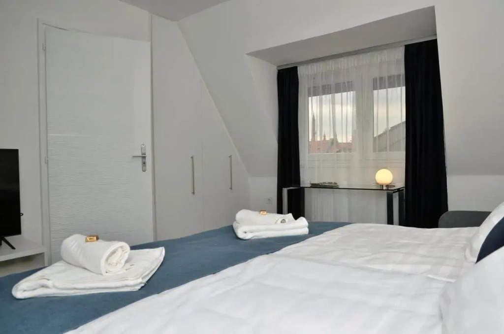 Bence Castle House