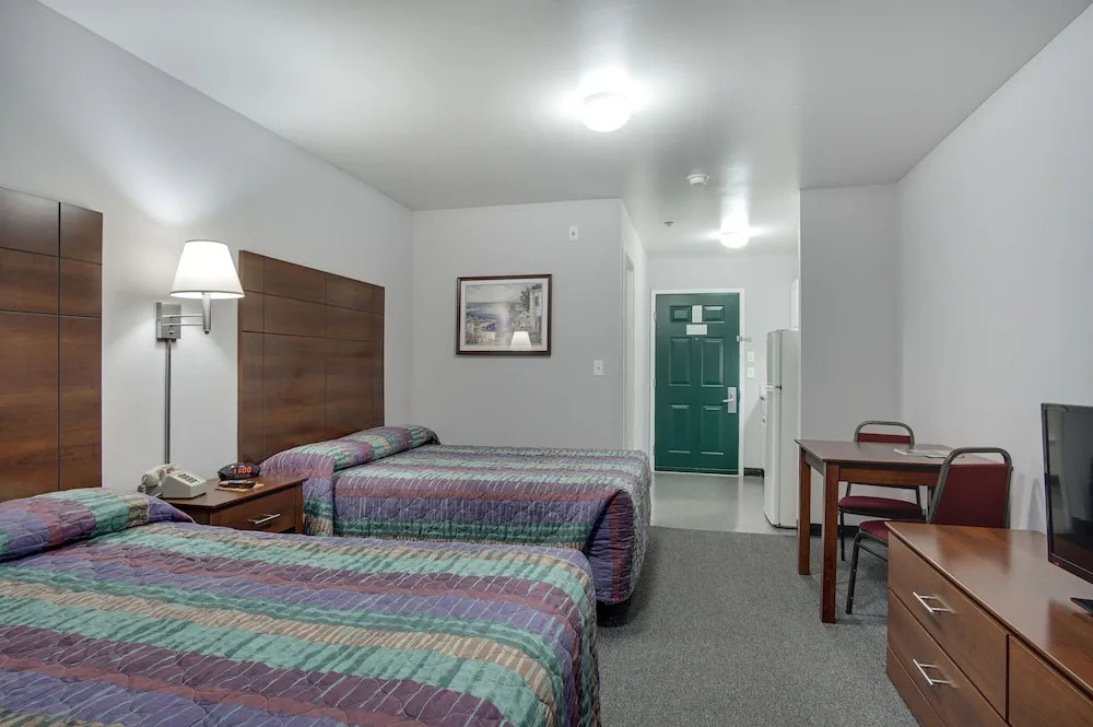 Savannah Suites