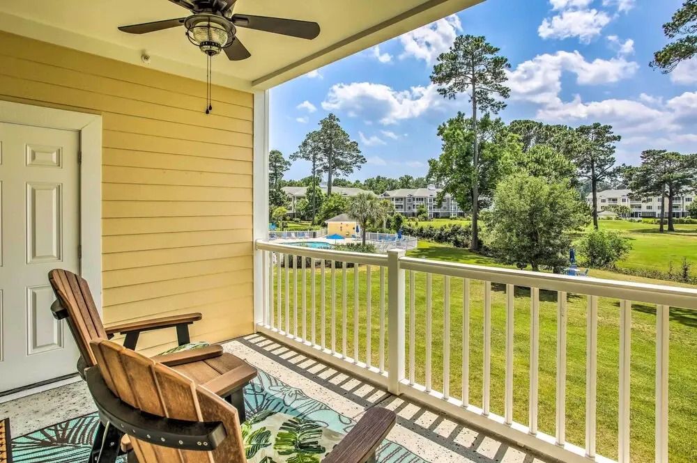 'No Rush Fore' Condo Near Beaches & Golfing!