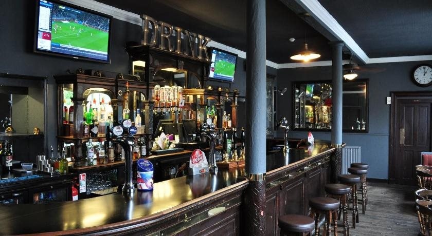 Douglas Arms Hotel