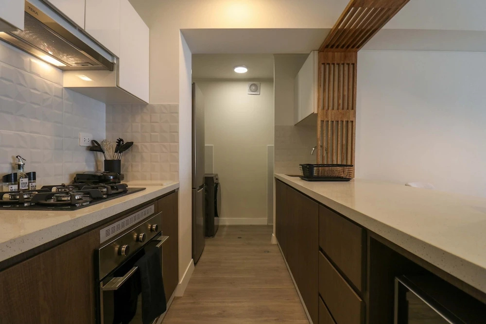 w Stunning 3BR w Balcony in Upscale Miraflores