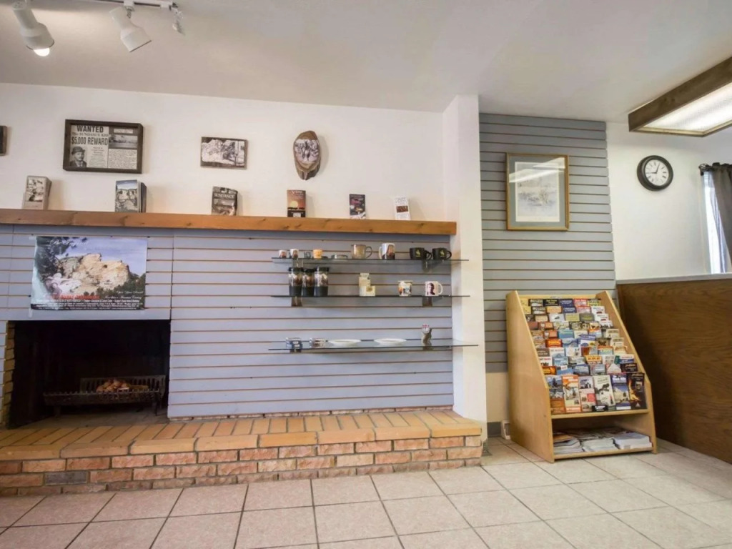 Deer Lodge Motel