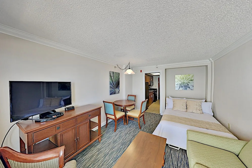 New Listing! Beach Penthouse W/ All-season Pool 1 Bedroom Condo
