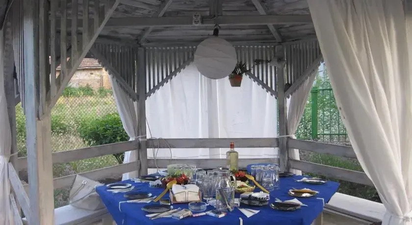 Rosi Guest House