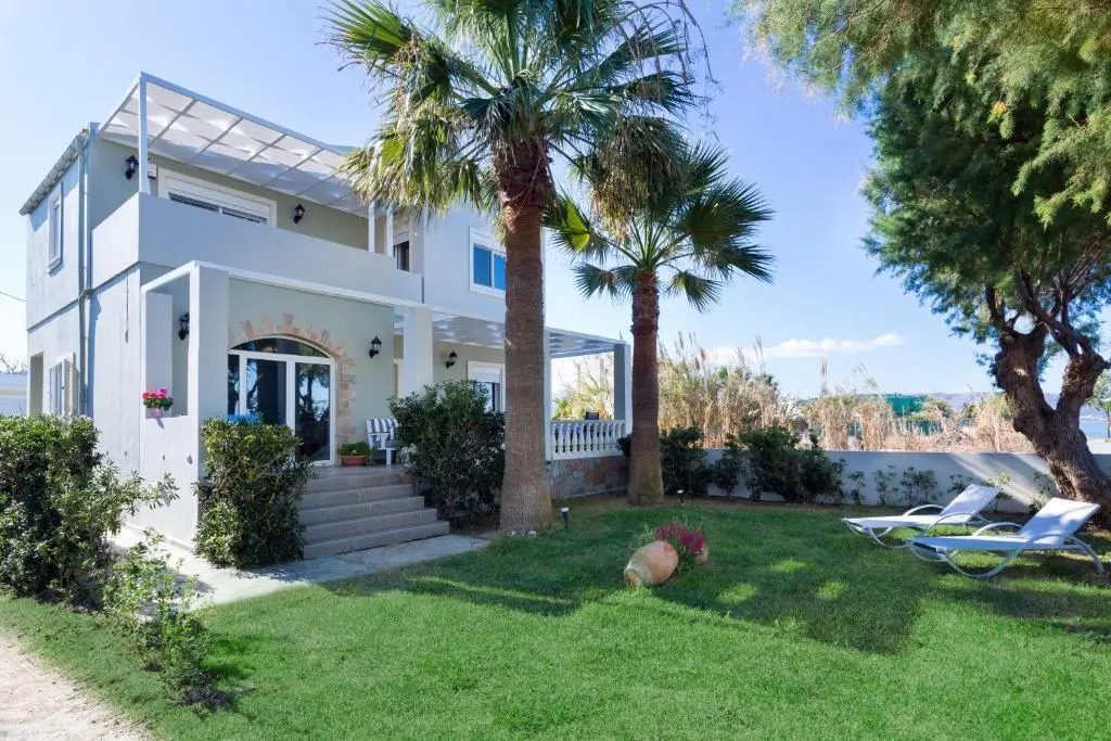 Big Blue Villa in Kisamos, 10 meters from Sea