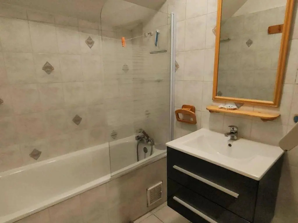 Appartement Cauterets, 3 pièces, 6 personnes - FR-1-234-247