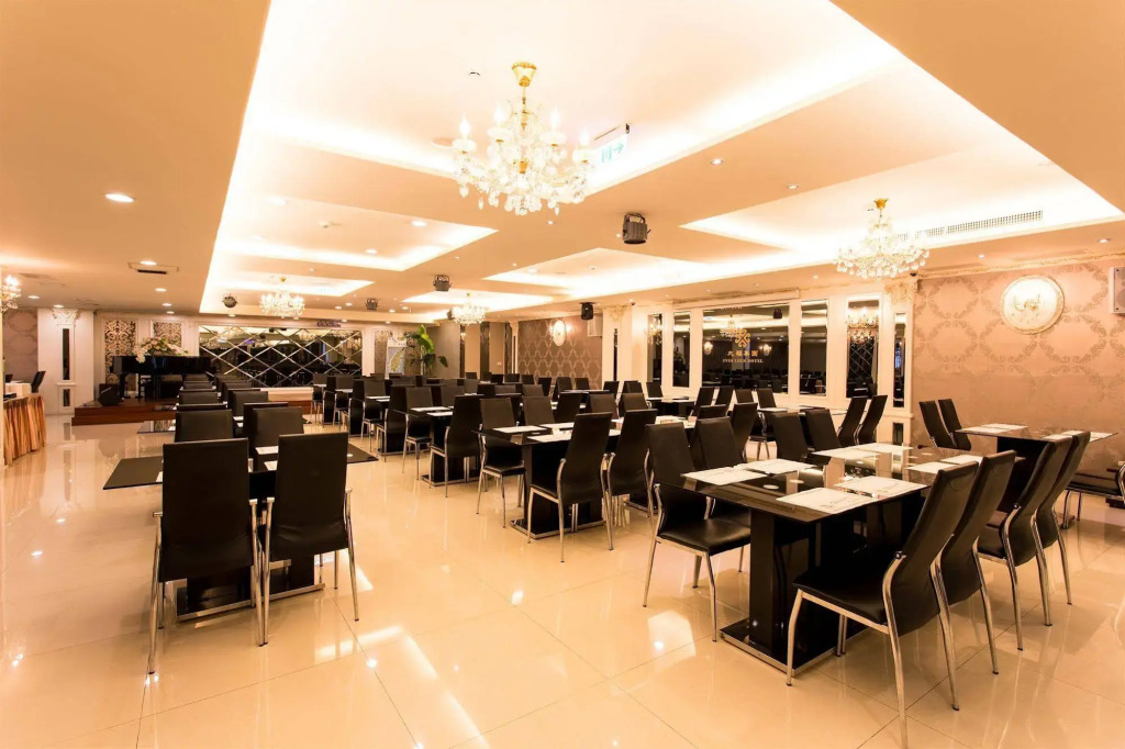 Harmonious Hotel