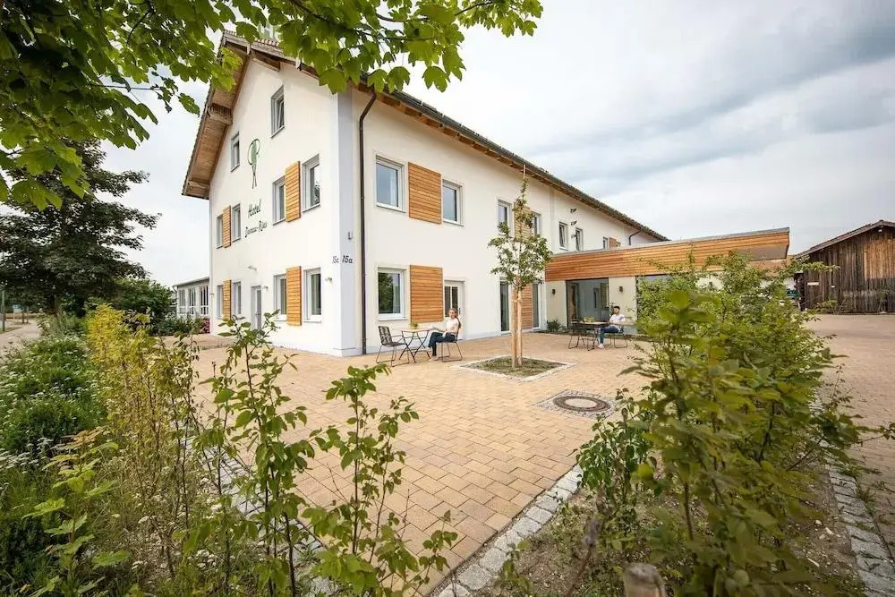 Hotel Donau-Ries & Restaurante Delphi