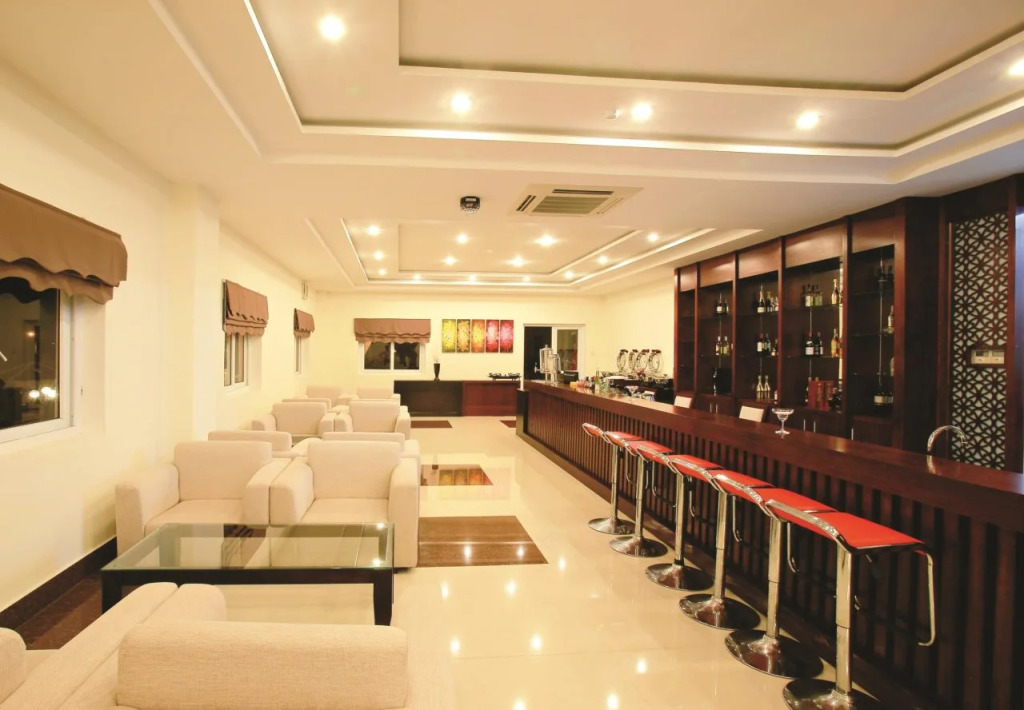 Ban Thach Riverside Hotel & Resort