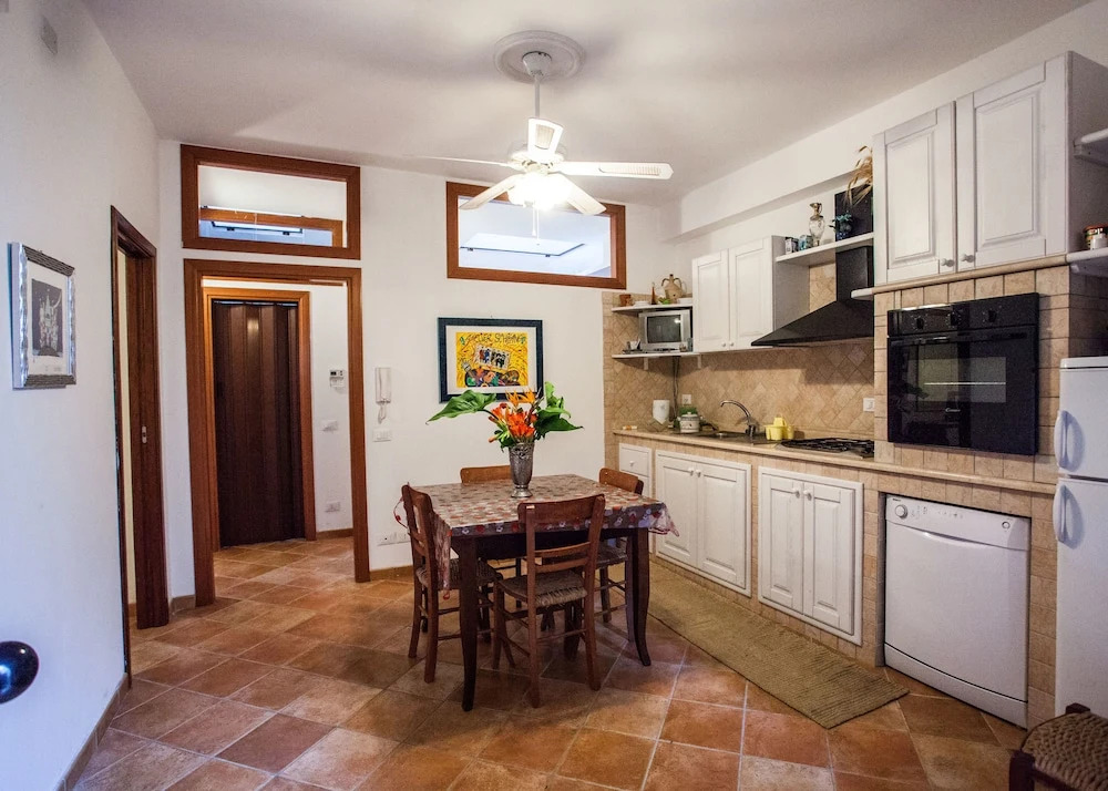 Erasippe Residence