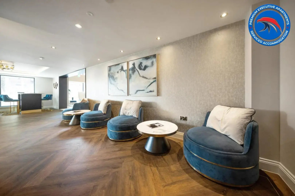 50 PERCENT OFF - Perfect for Long Stays - For Business, Professionals , Relocations & Families I Gym I Boardroom I Cinema I WIFI - Book today 2 Bed at Premium Executive Serviced Apartment - St Martins Place