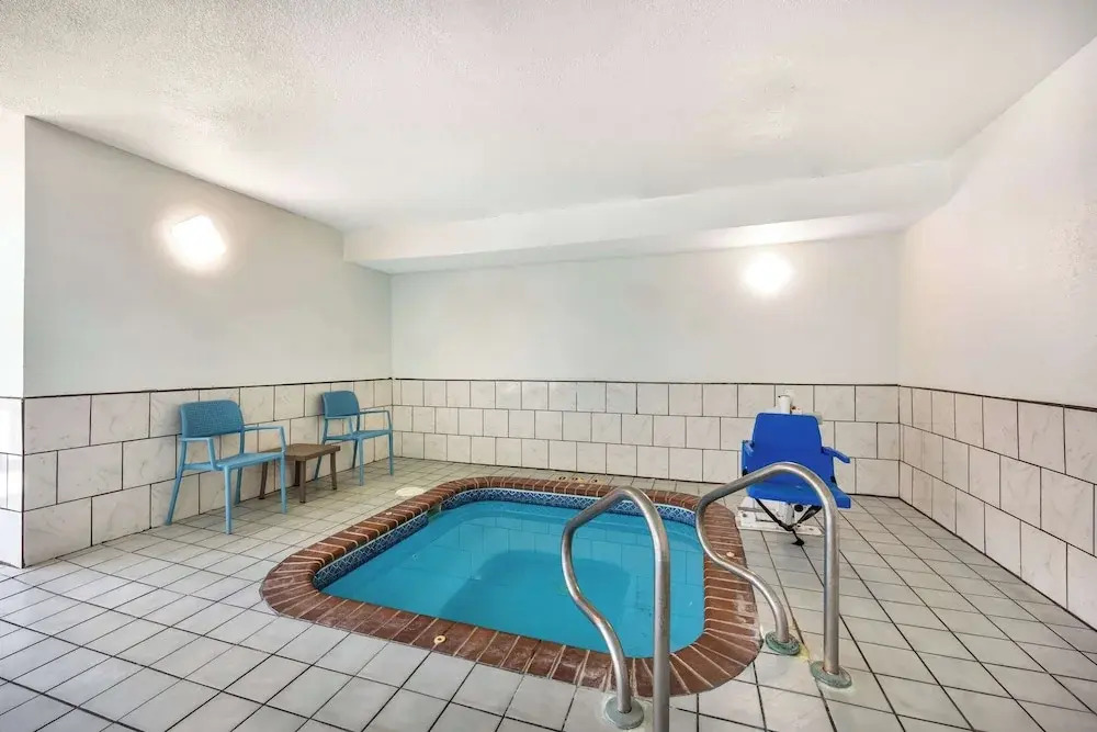 Americinn Hotel & Suites Salina