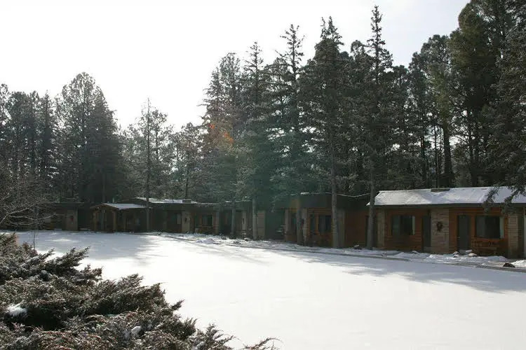 West Winds Lodge