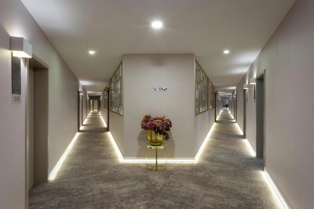 Mera Hotel