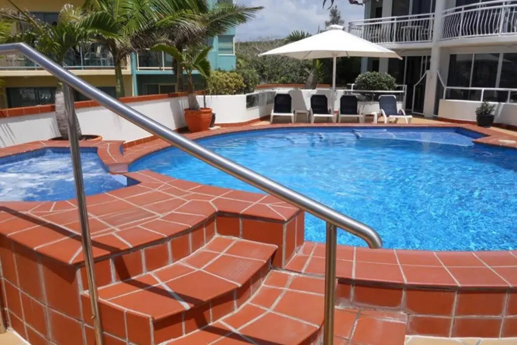 2 Bedroom Alex Unit - Ocean, Pool and Park Views