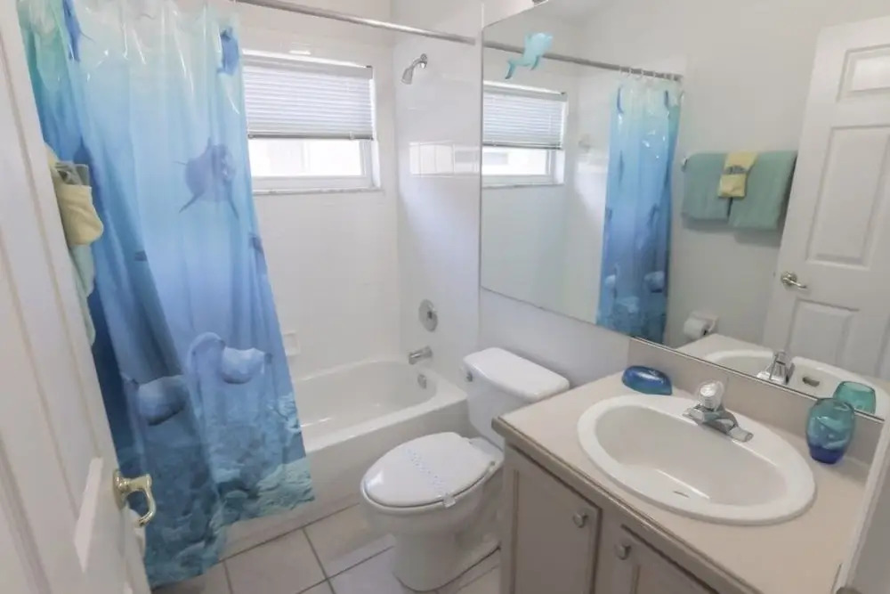 Marlin's Manor With South Facing Pool! All Day Sun 4 Bedroom Home by Redawning