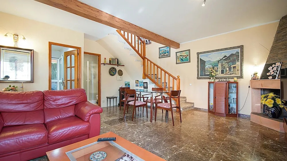 Tania House