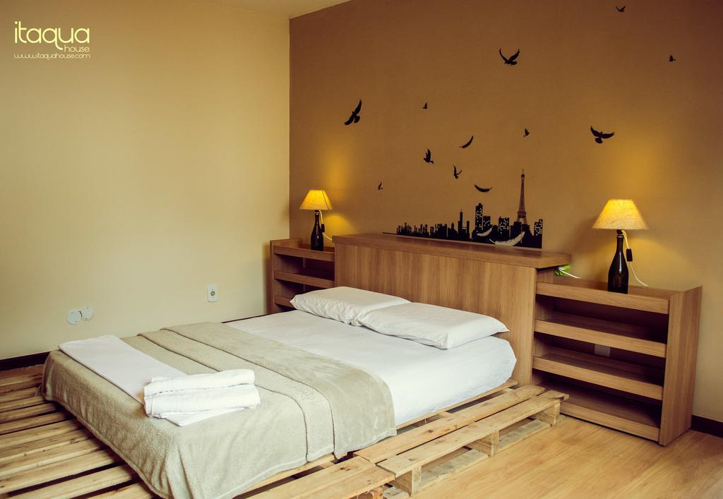 Itaqua House Bed and Breakfast