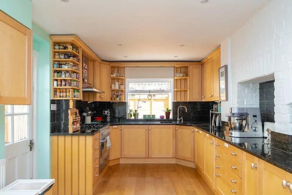 Big Family House Near Clapham Common