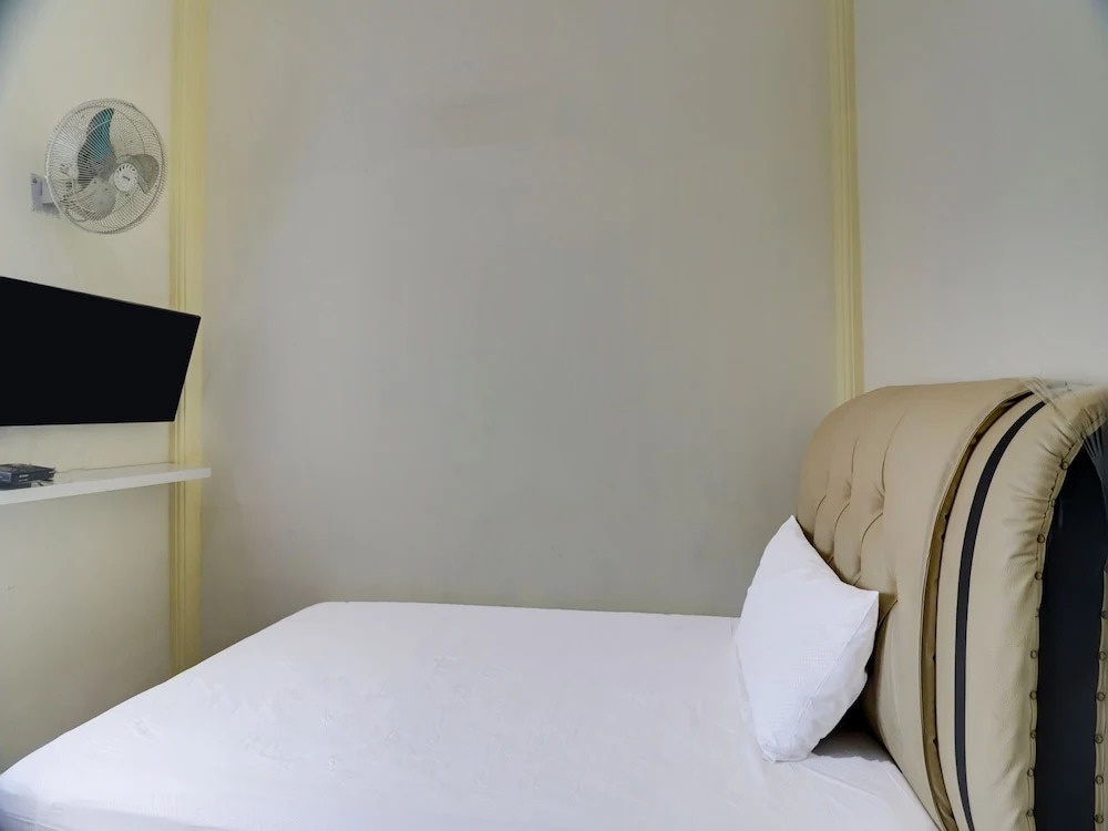 OYO Life 92637 Kost Arya Exclusive