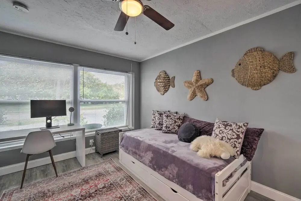 Bright Venice Getaway < 1 Mi to Historic Dtwn