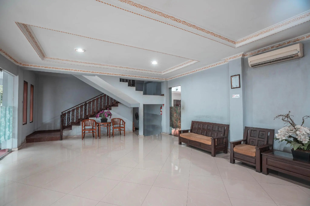Super OYO 686 Bunga Karang Hotel