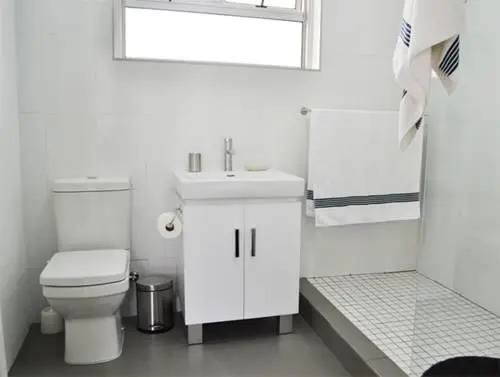 Whale Watchers Luxury Self Catering Accommodation @ Muizenberg East Beach