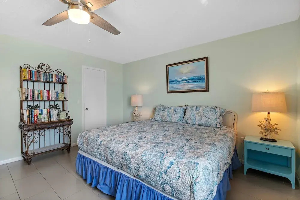 Shorehom by the Sea 51