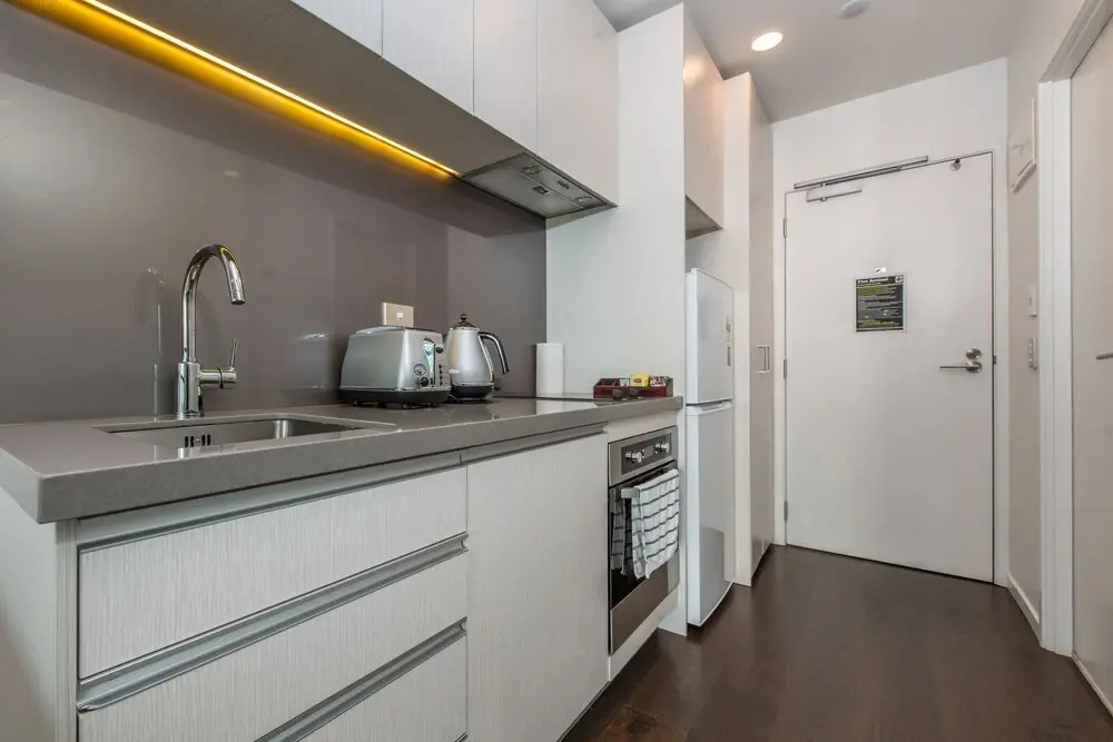 Ehome - Central CBD Romantic Apartment, Two Blocks from Waterfront